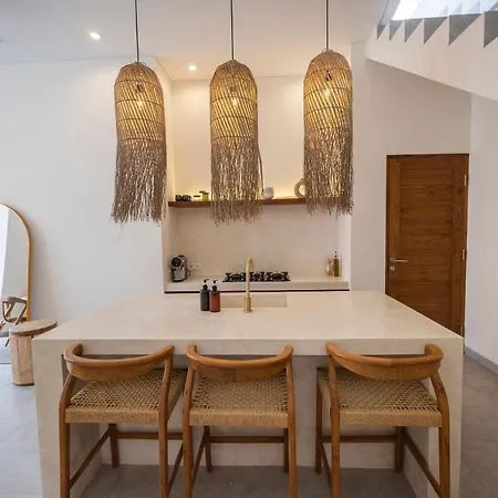 Beach Villas Canggu 300M From Echo Beach Exterior photo